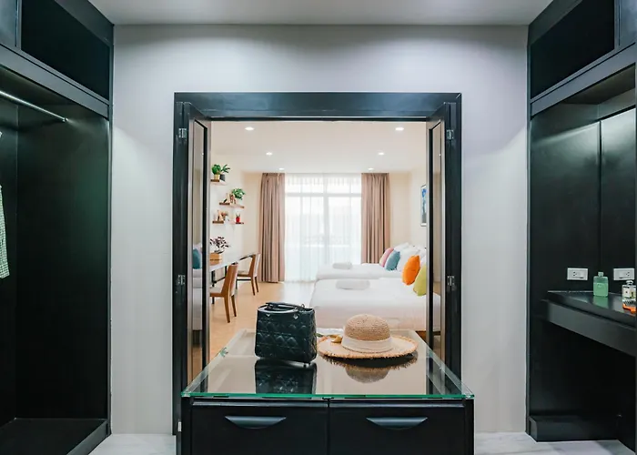 Prime Sukhumvit Modern Home, Phrom Phong Bts, Em District, Up To 14 Guests Villa